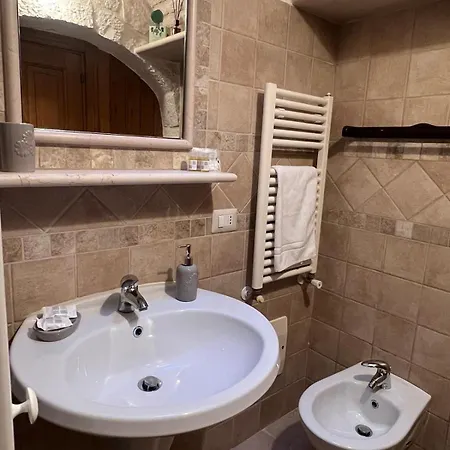 Trulli Pietra * Αλμπερομπέλο