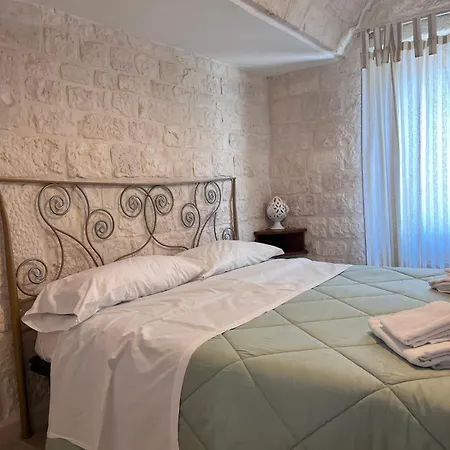 Trulli Pietra Alberobello