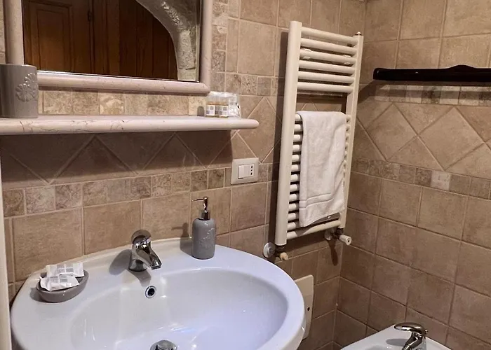 Trulli Pietra * Alberobello